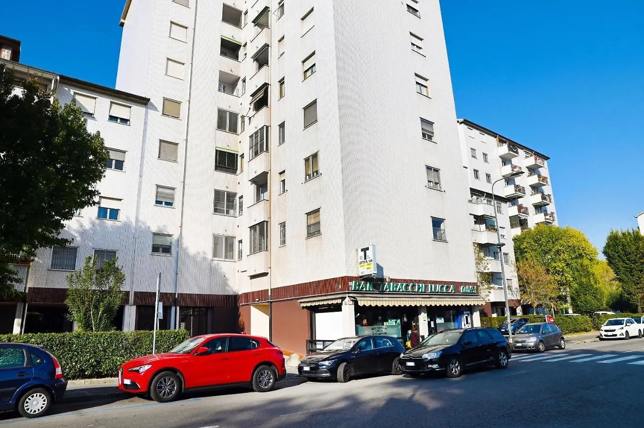 Guest House Lucca 0*, Milano Italia